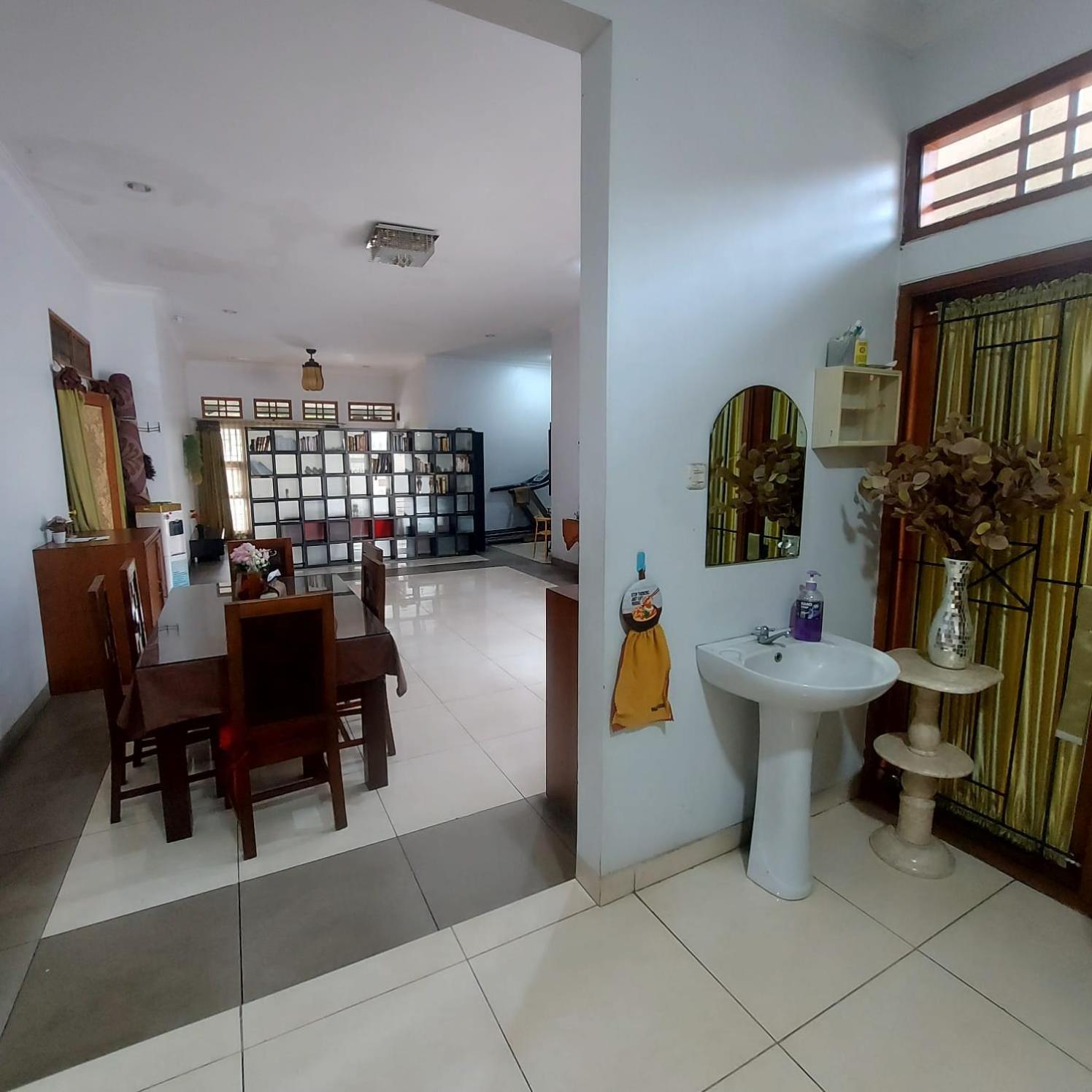 Villa Homestay Bougenville Antapani Syariah *